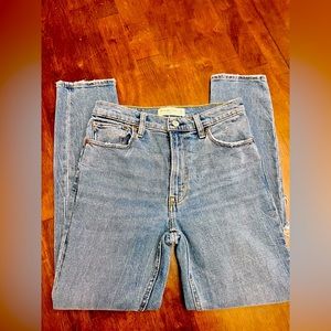 Abercrombie The Skinny High Rise, Size 25/0,